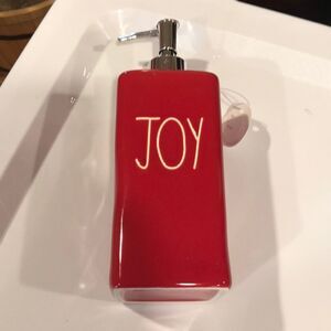 NWT Rae Dunn Christmas soap dispenser